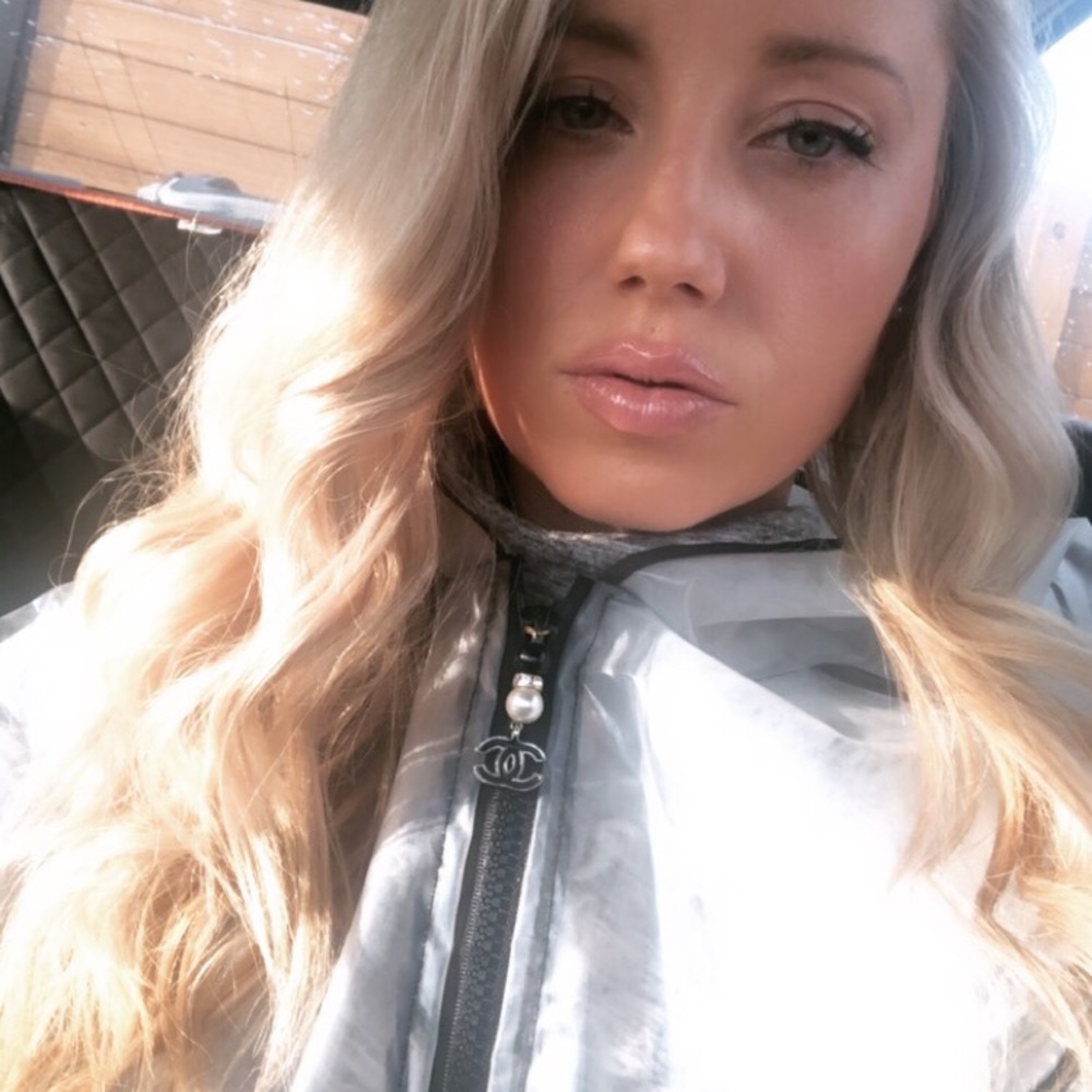 Meet your Posher, Ashley